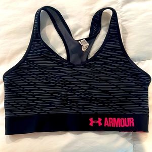 Women’s size medium under armour sports bra